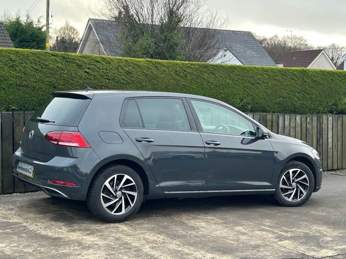 Volkswagen Golf Diesel Hatchback - Image 4