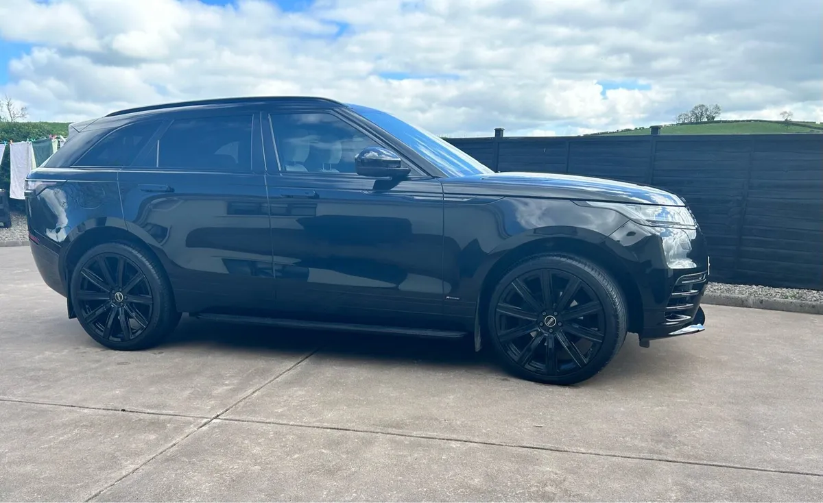 Range Rover Land Rover Velar R-Dynamic 3 litre - Image 1