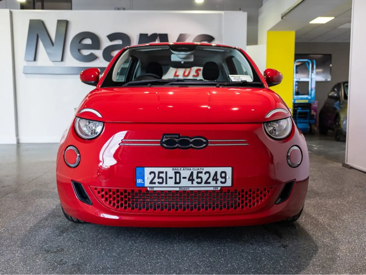 Fiat 500e Icon 42kwh 3DR Auto - Image 2
