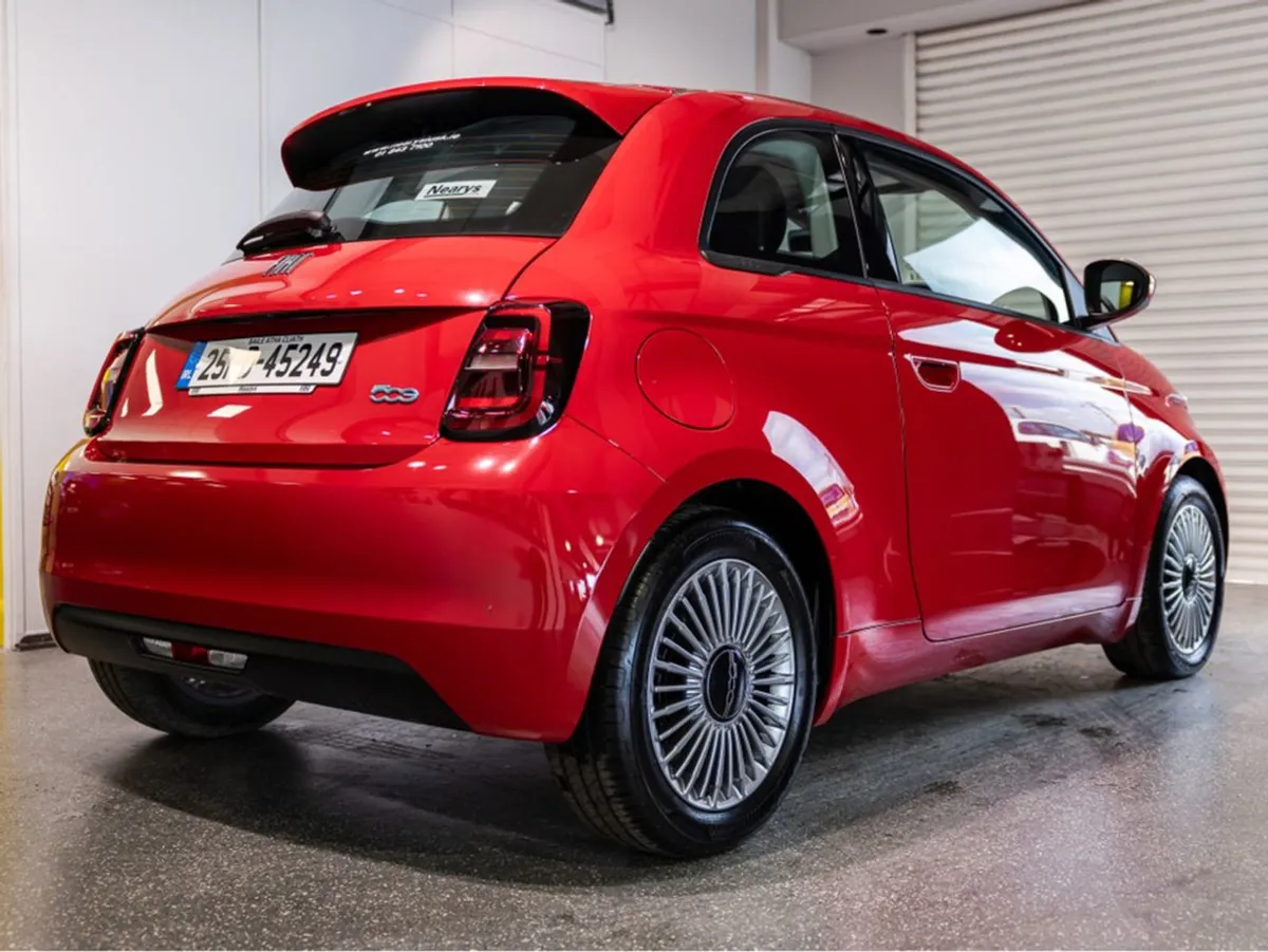 Fiat 500e Icon 42kwh 3DR Auto - Image 4