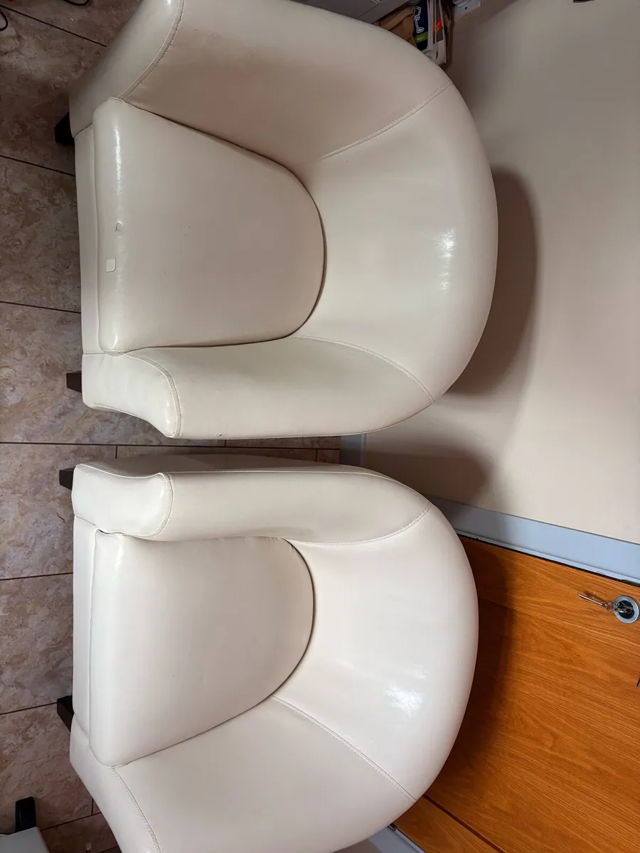 2 faux leather chairs - Image 4