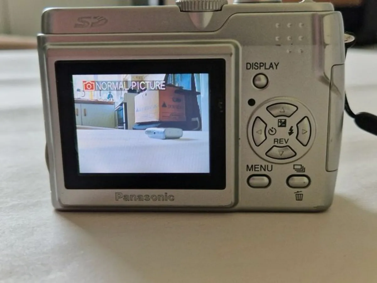 Panasonic Lumix DMC-LS1 Digital Camera - Image 3