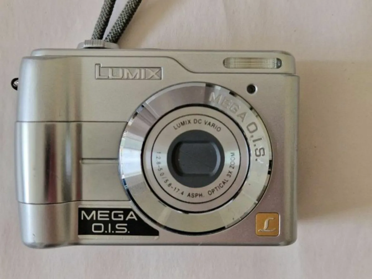 Panasonic Lumix DMC-LS1 Digital Camera - Image 2