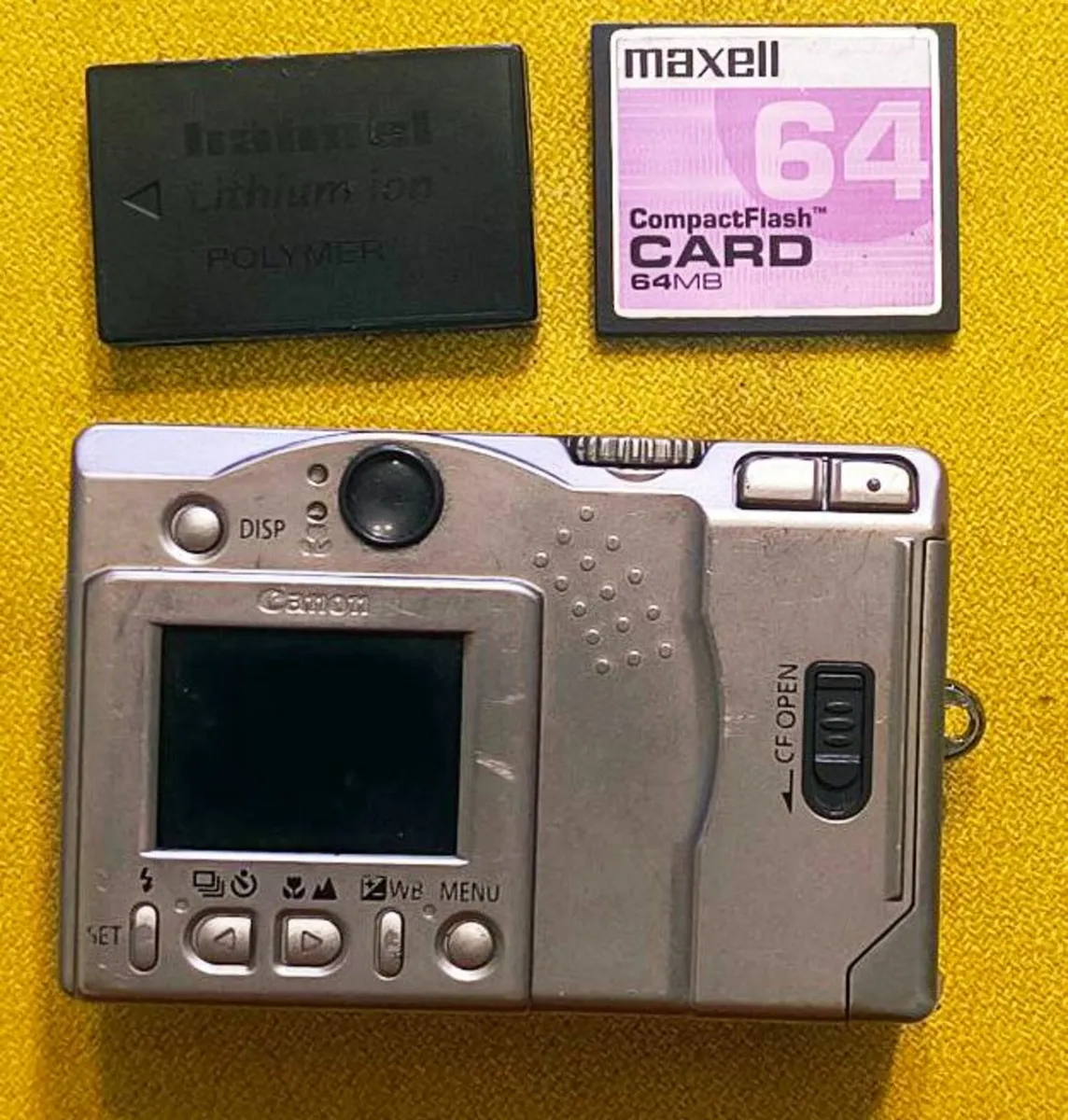 Lot 4  Compact Digital Cameras Canon FUJIFILM - Image 2