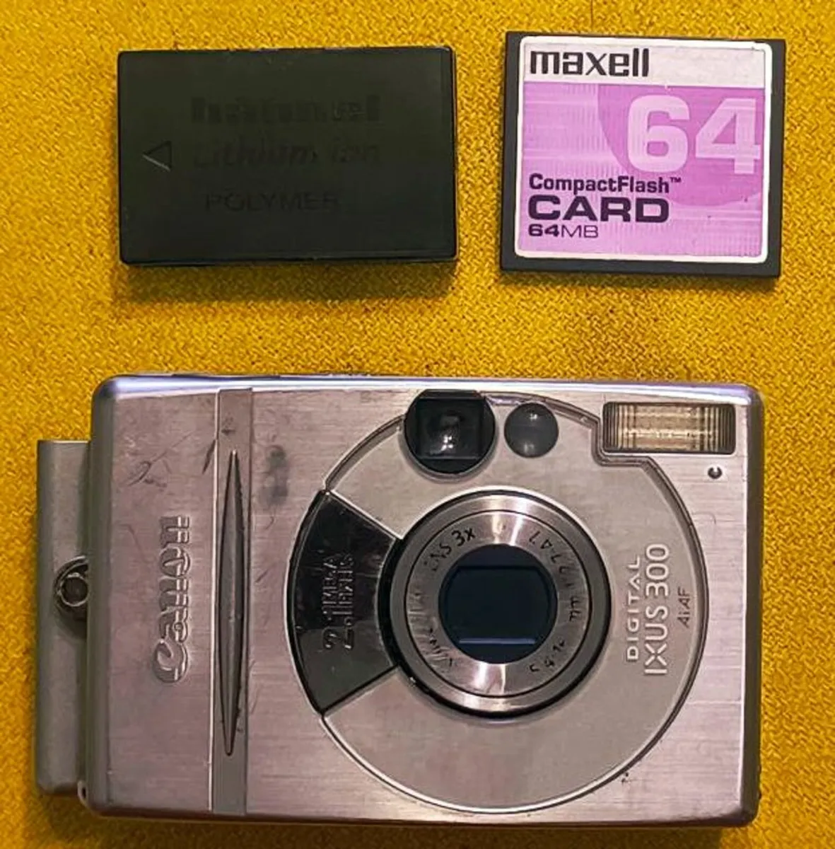 Lot 4  Compact Digital Cameras Canon FUJIFILM - Image 3