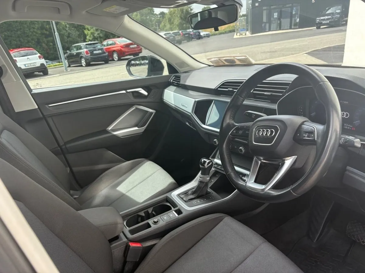 Audi Q3 35 TDI 150HP S Tronic SE - Image 4