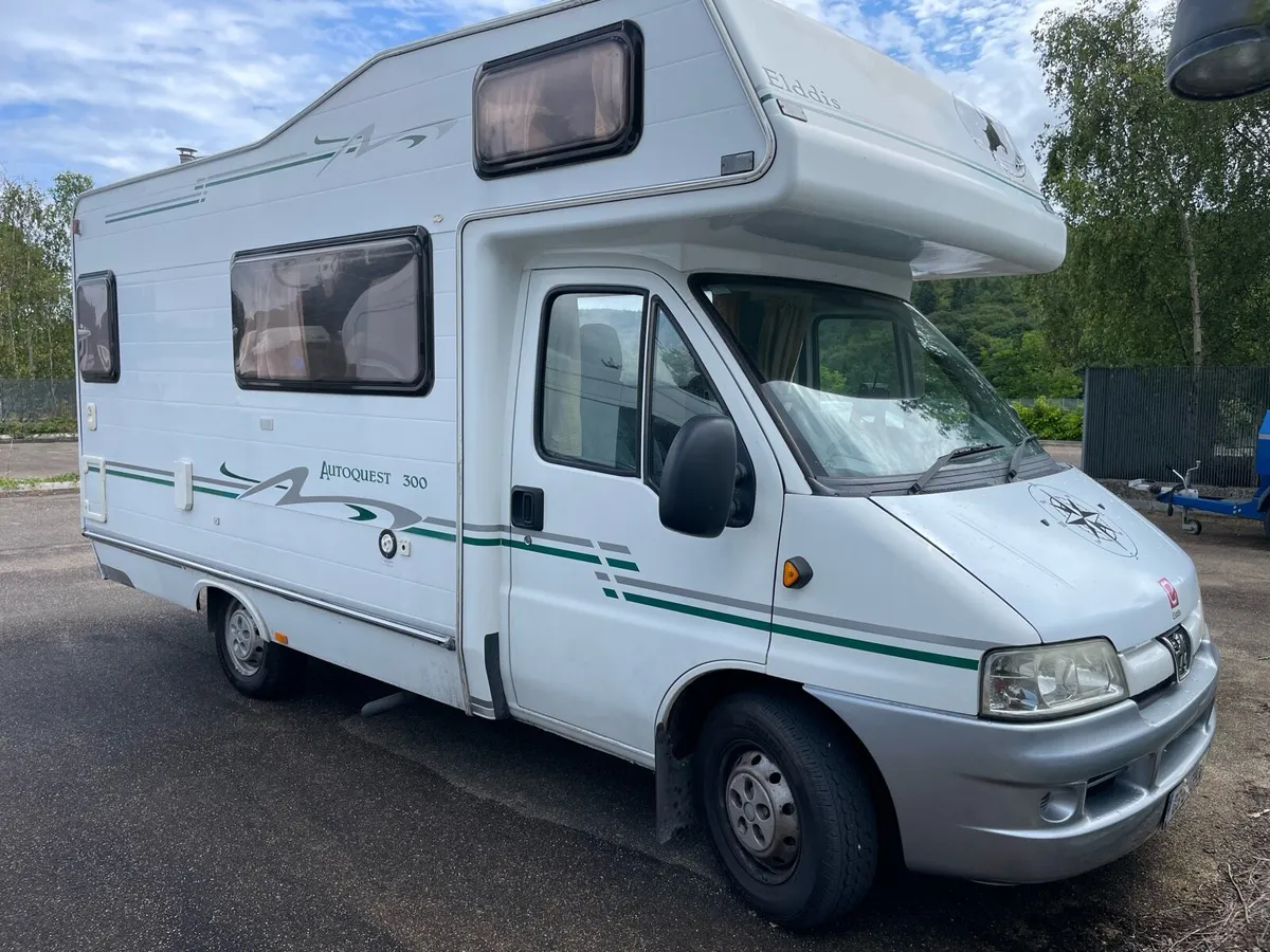 Camper van - Image 2