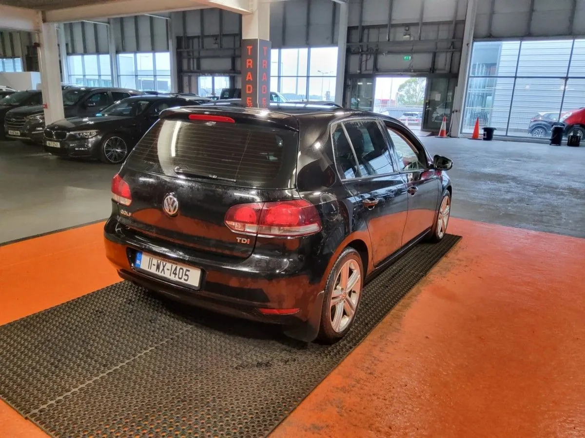 Volkswagen Golf 1.6 TDI 105BHP Highline - Image 3