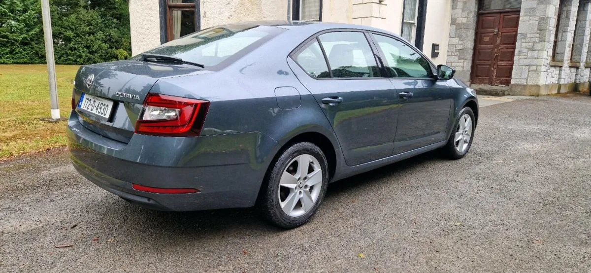 SKODA OCTAVIA - Image 2