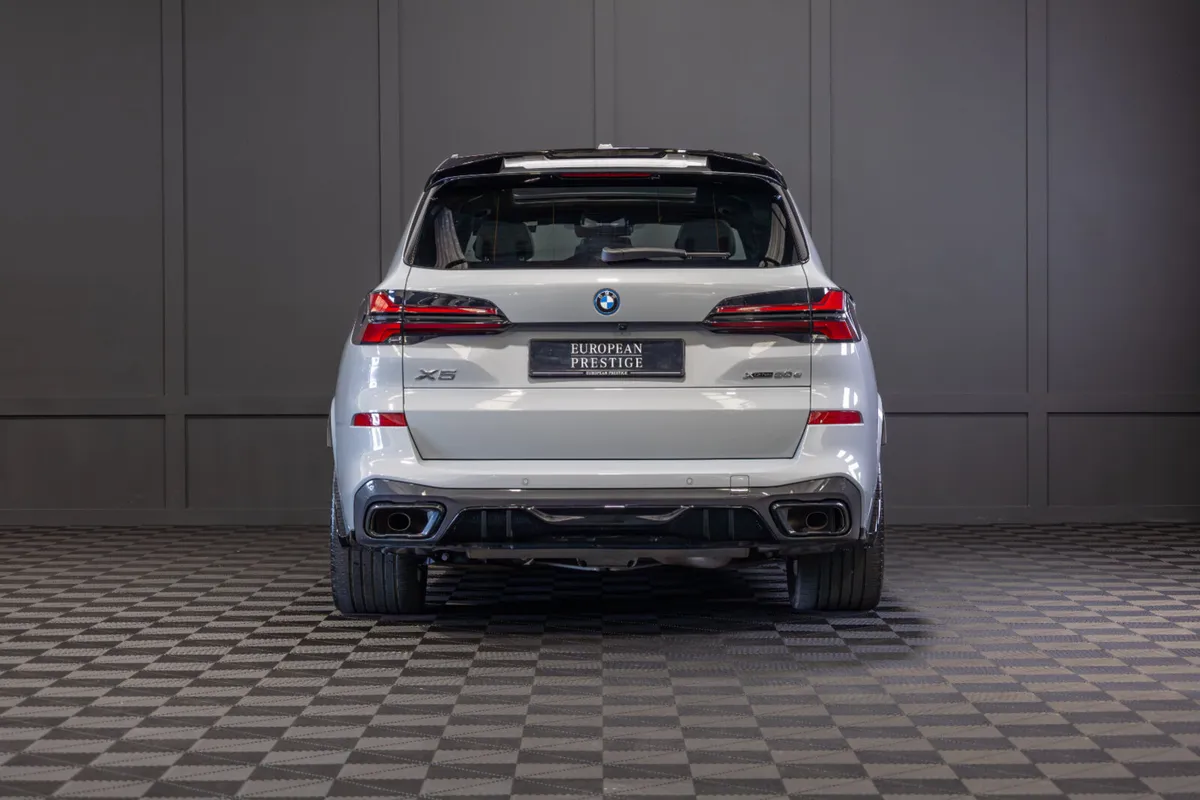 2025 BMW X5 X-Drive 50e M-Sport - Image 4