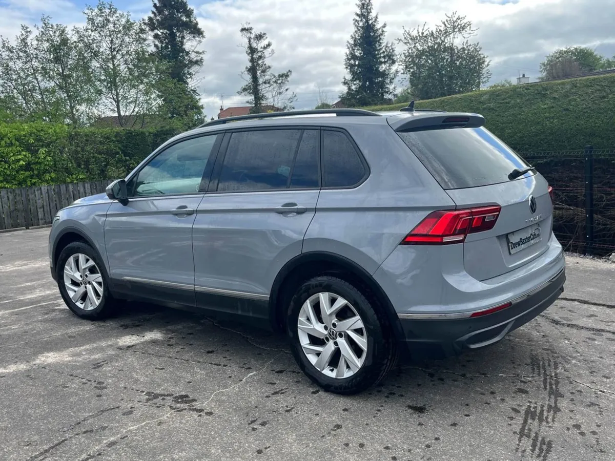 Volkswagen Tiguan Estate - Image 4