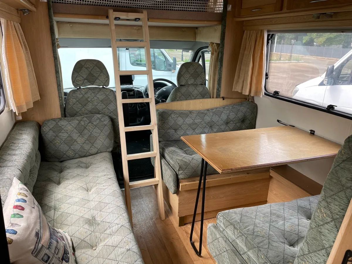 Camper van - Image 3