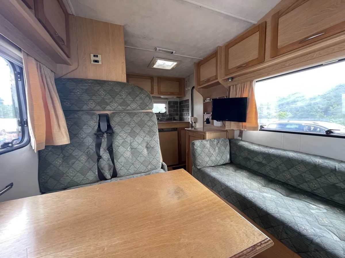 Camper van - Image 4