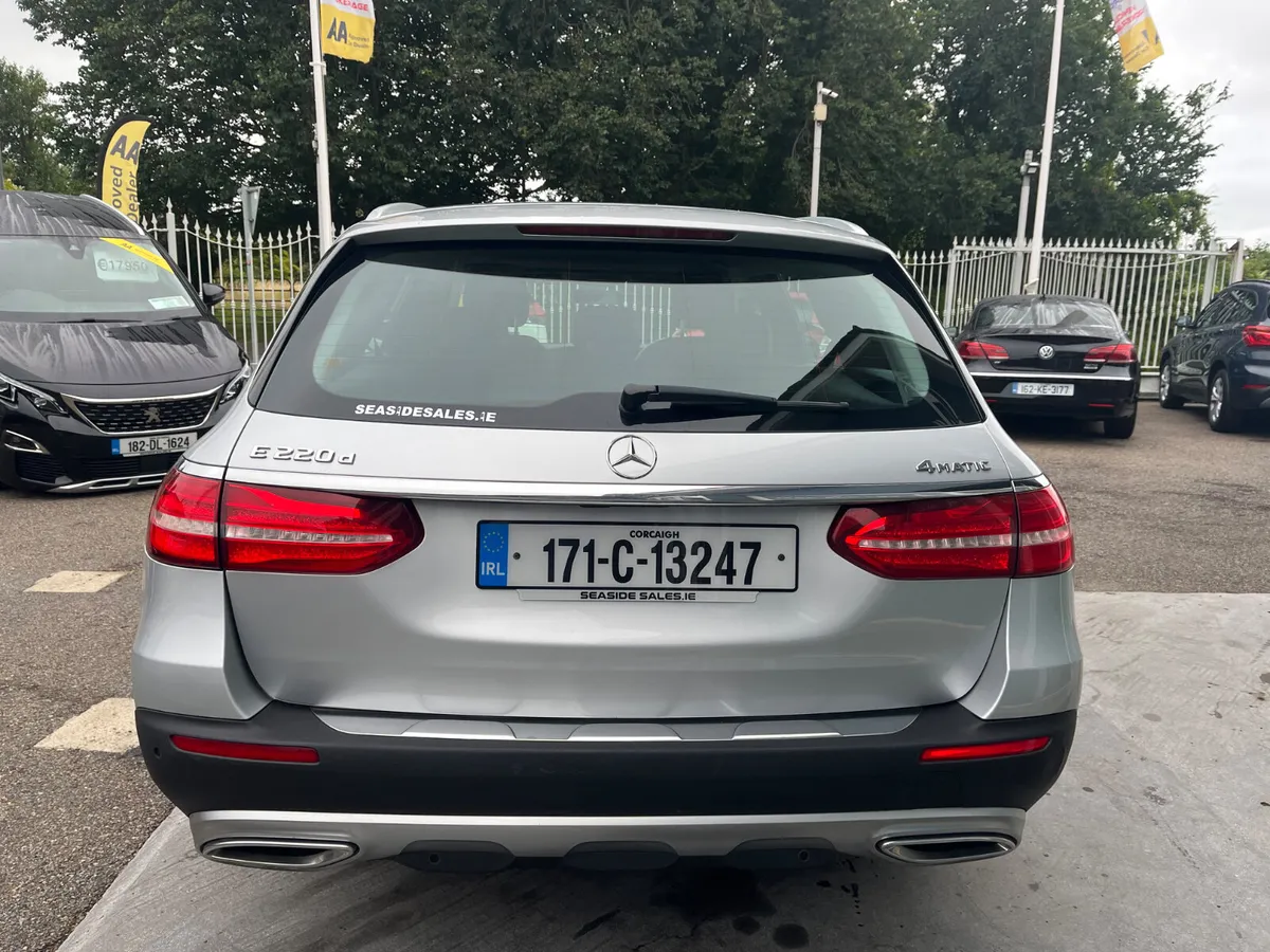 171 Mercedes E220 4Matic Allterrain - Image 3