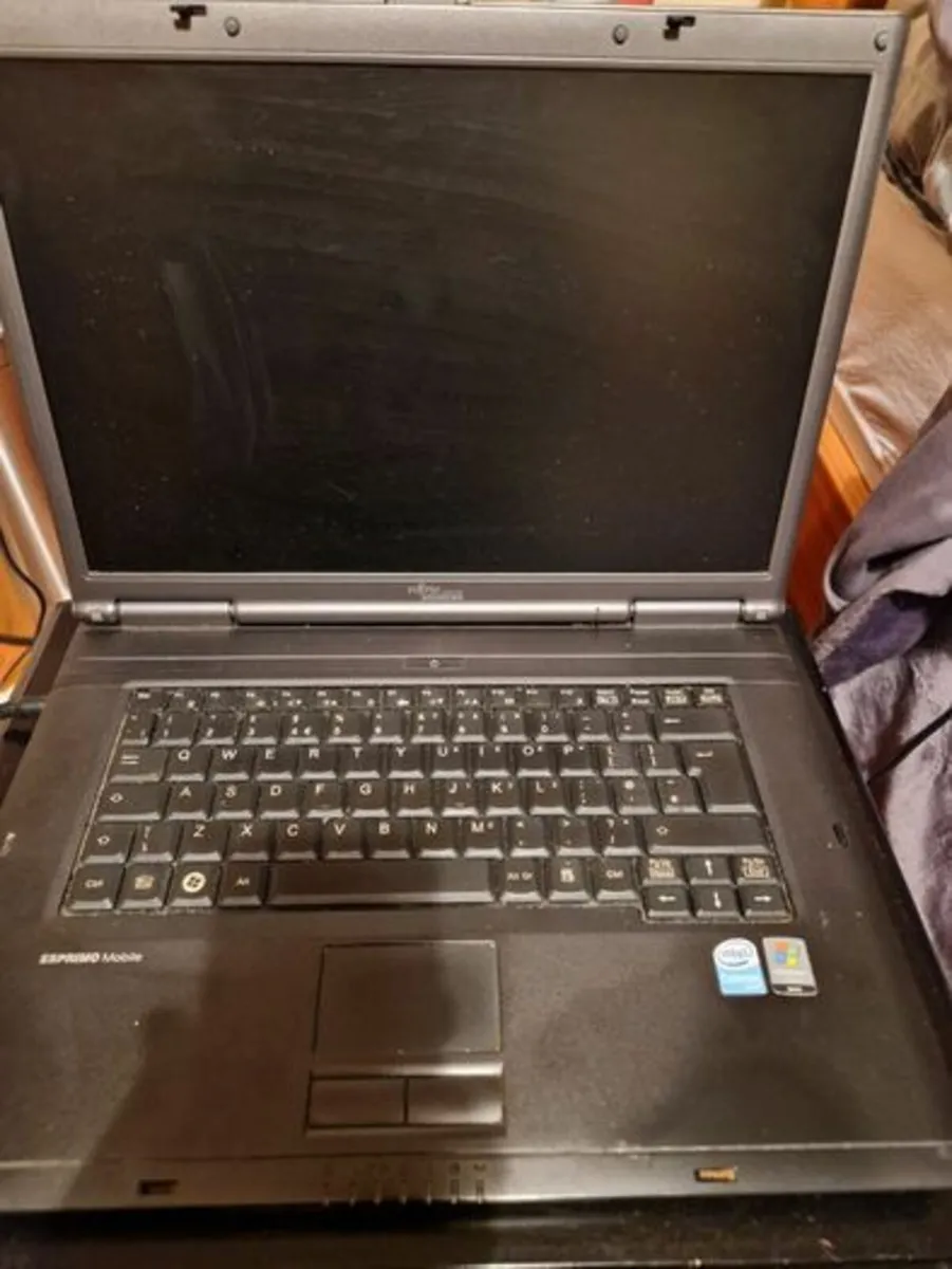 Fujitsu Esprimo V5535 Laptop, 1Terrabyte HDD - Image 1