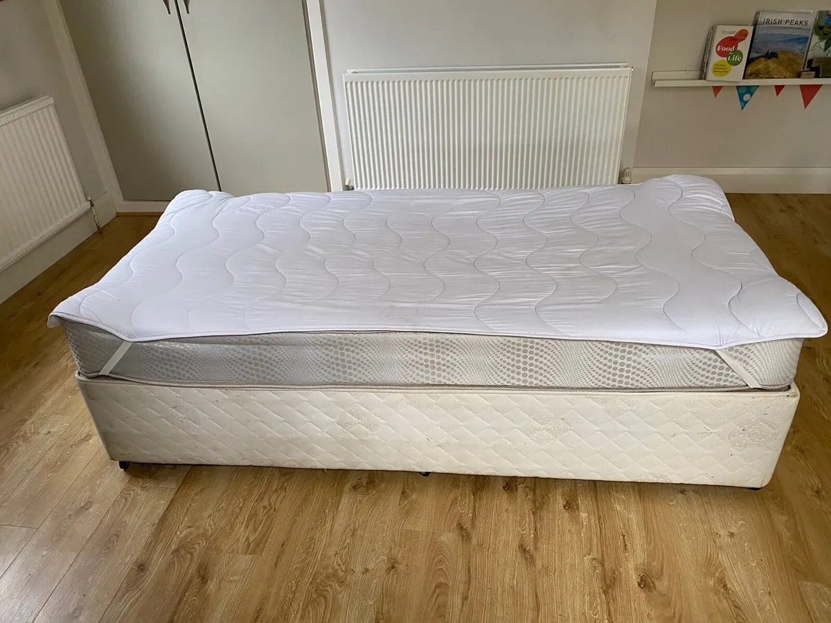 Single bed - Image 2