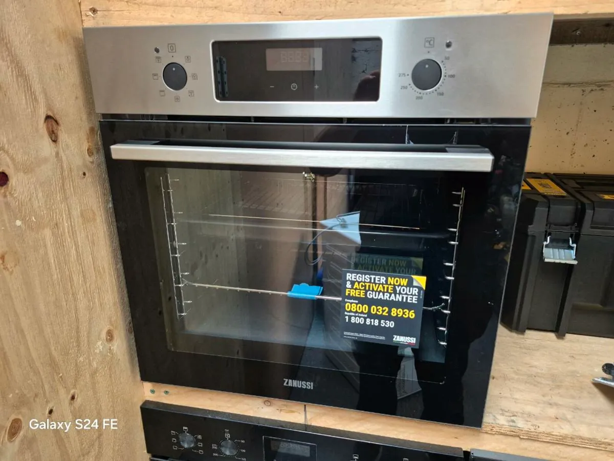 NEW Zanussi Built In Single Oven - Image 1