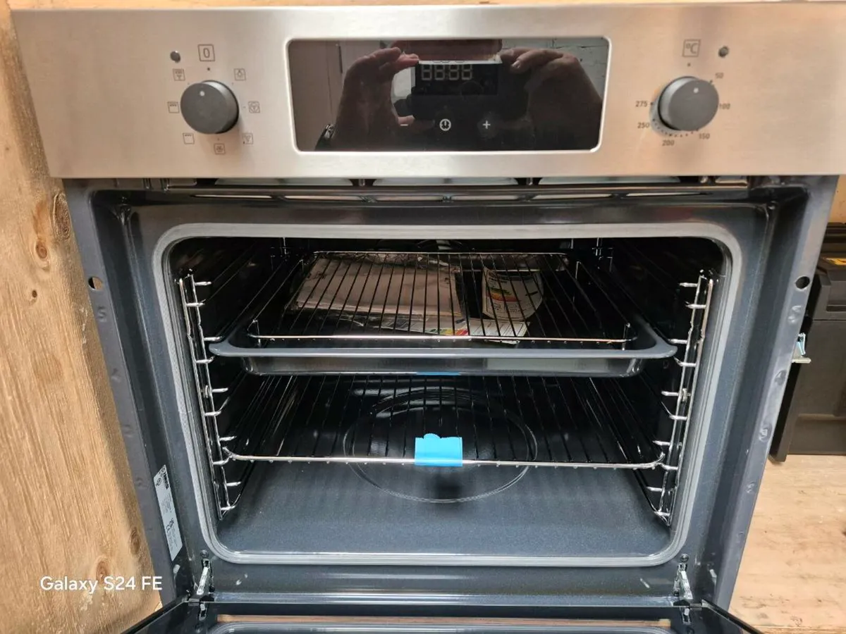 NEW Zanussi Built In Single Oven - Image 3
