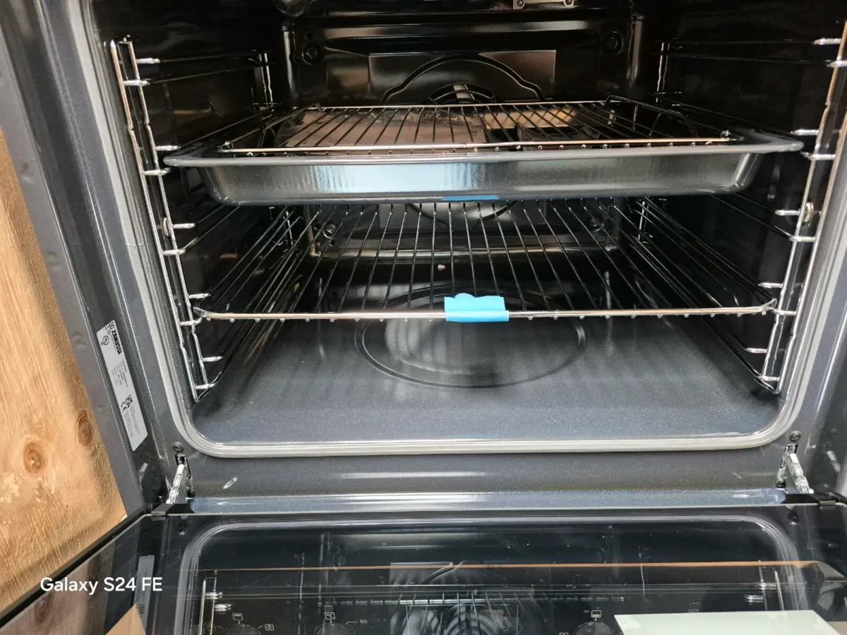 NEW Zanussi Built In Single Oven - Image 4