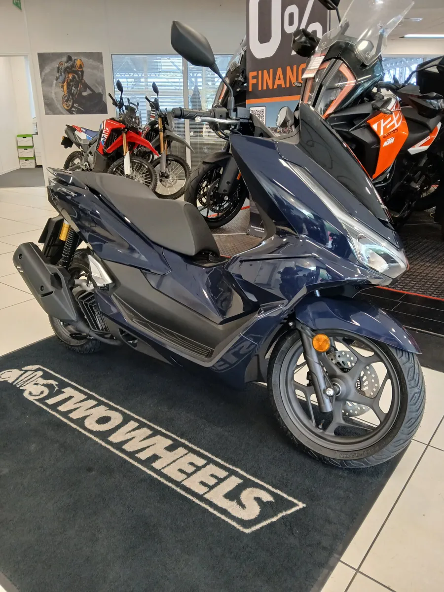 Honda PCX125 TFT**Ex Demo** - Image 2