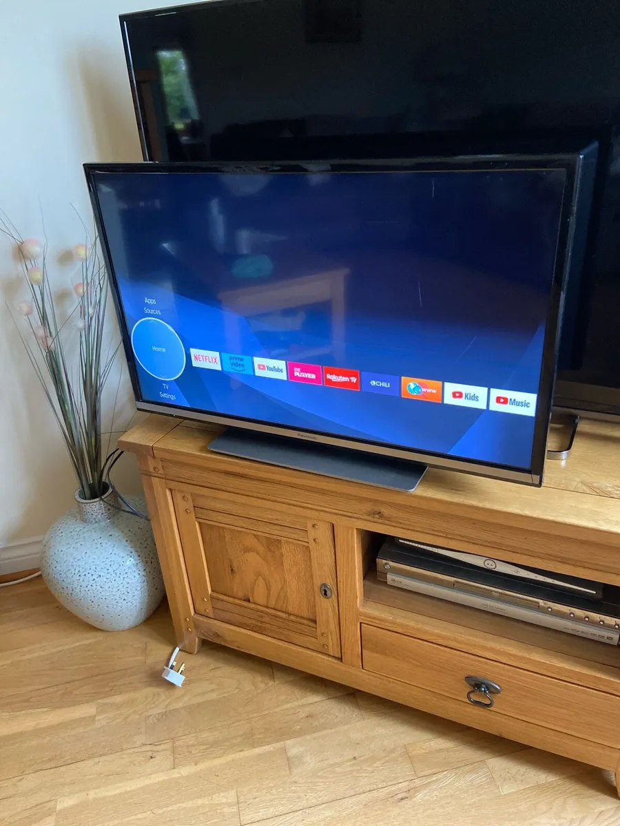 Panasonic 32. Inch.  Tv - Image 1