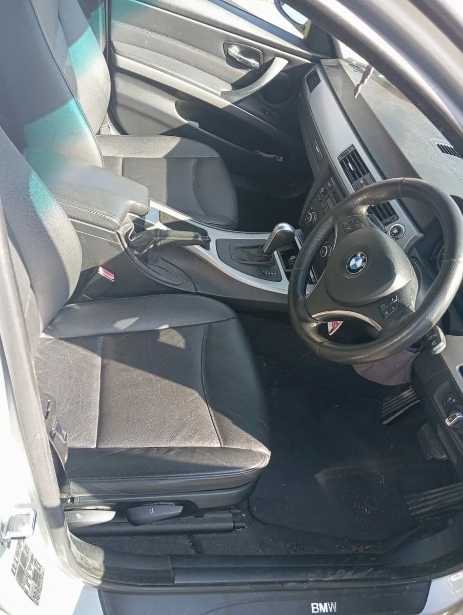 BMW 320i Touring E91 - Image 4