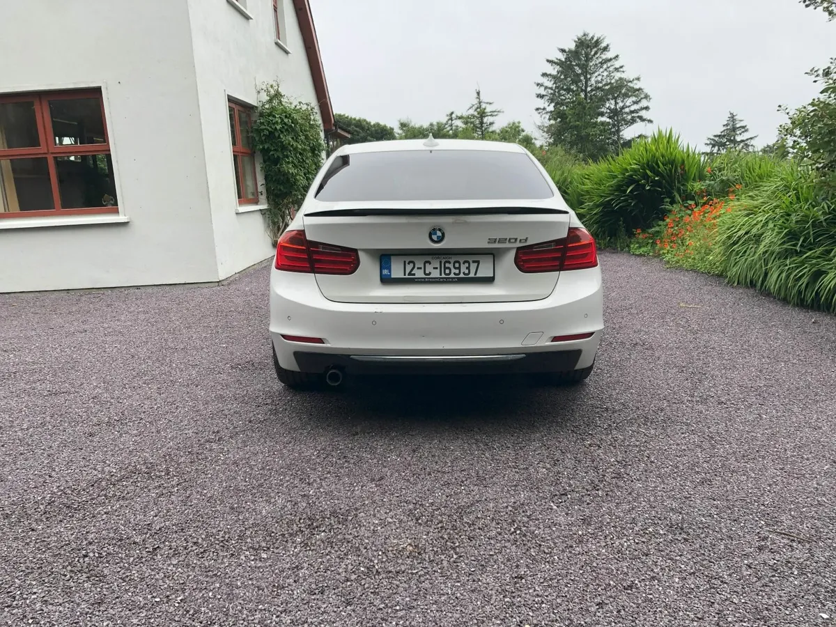 BMW 3-Series 2012 - Image 4