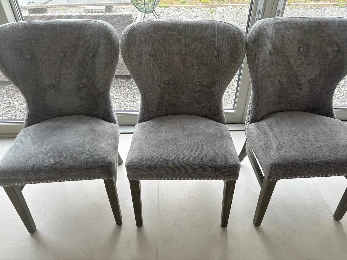 Diamond Furniture Table, Chairs & Island Chairs - Image 4