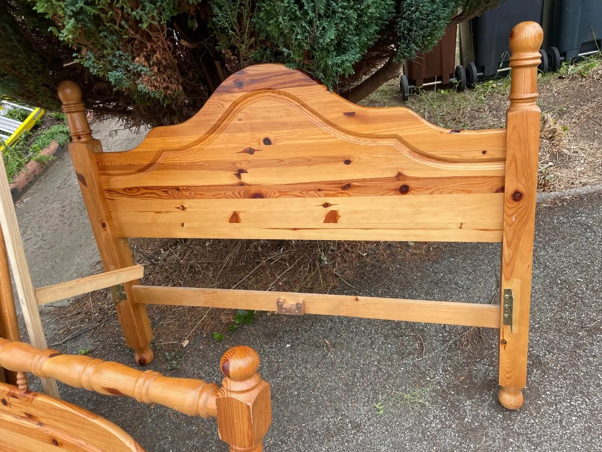 Double pine wooden bed frame (4,6ft) - Image 2