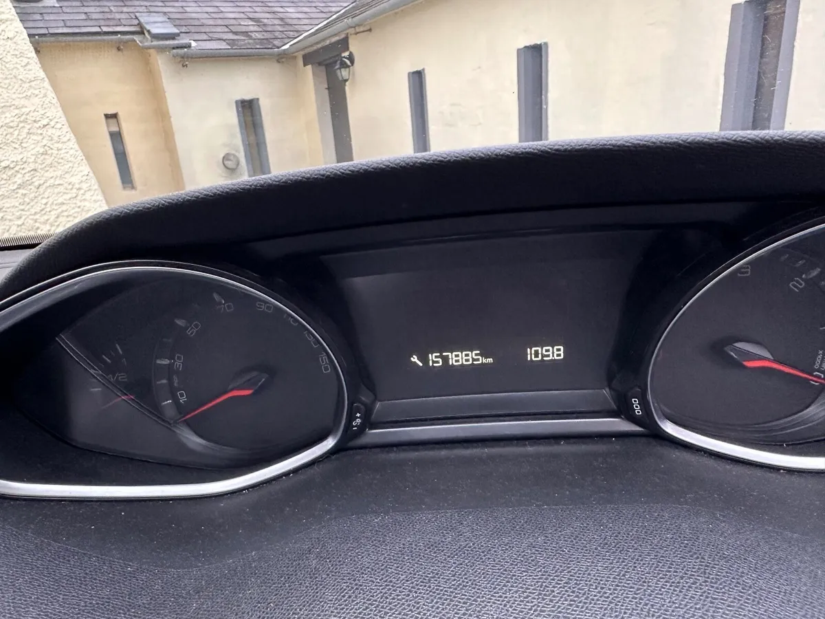 Peugeot 308 2017 - Image 2
