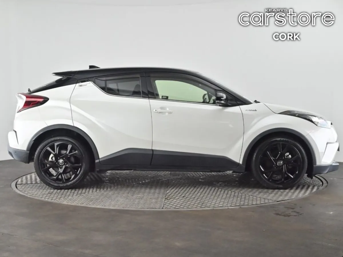 Toyota C-HR 1.8 Hybrid Auto - Image 2