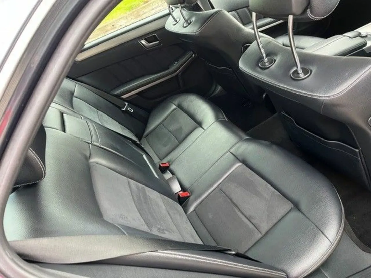 Mercedes-Benz E-Class 2012 - Image 4