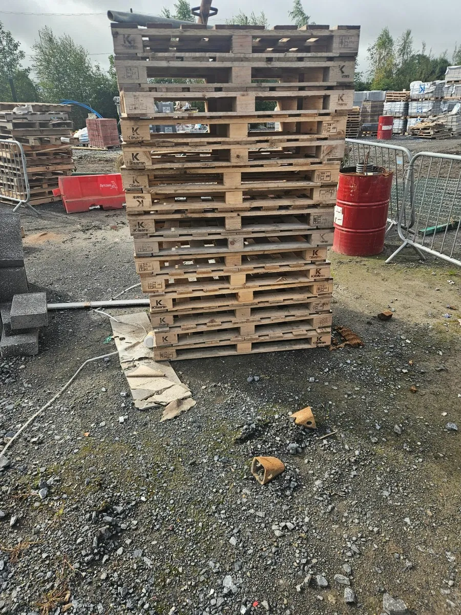 Pallets free to take away - Image 1