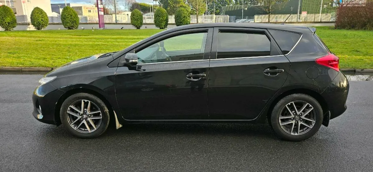 TOYOTA AURIS DIESEL NEW NCT 09/26 - Image 3