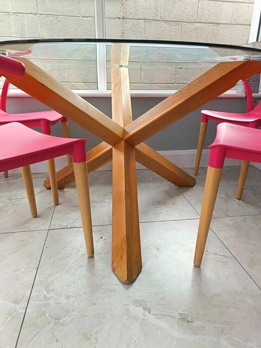Glass dining table - Image 1