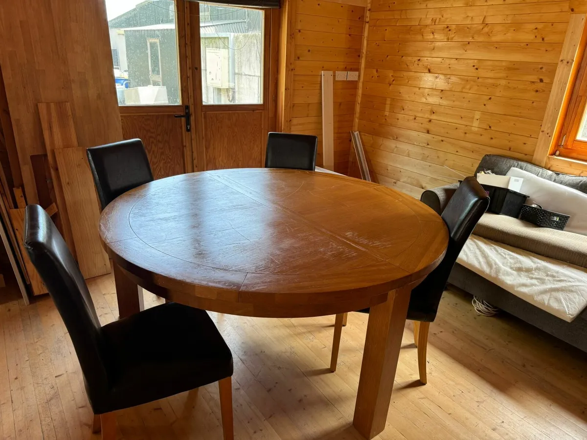 Kitchen table and chairs - Image 3