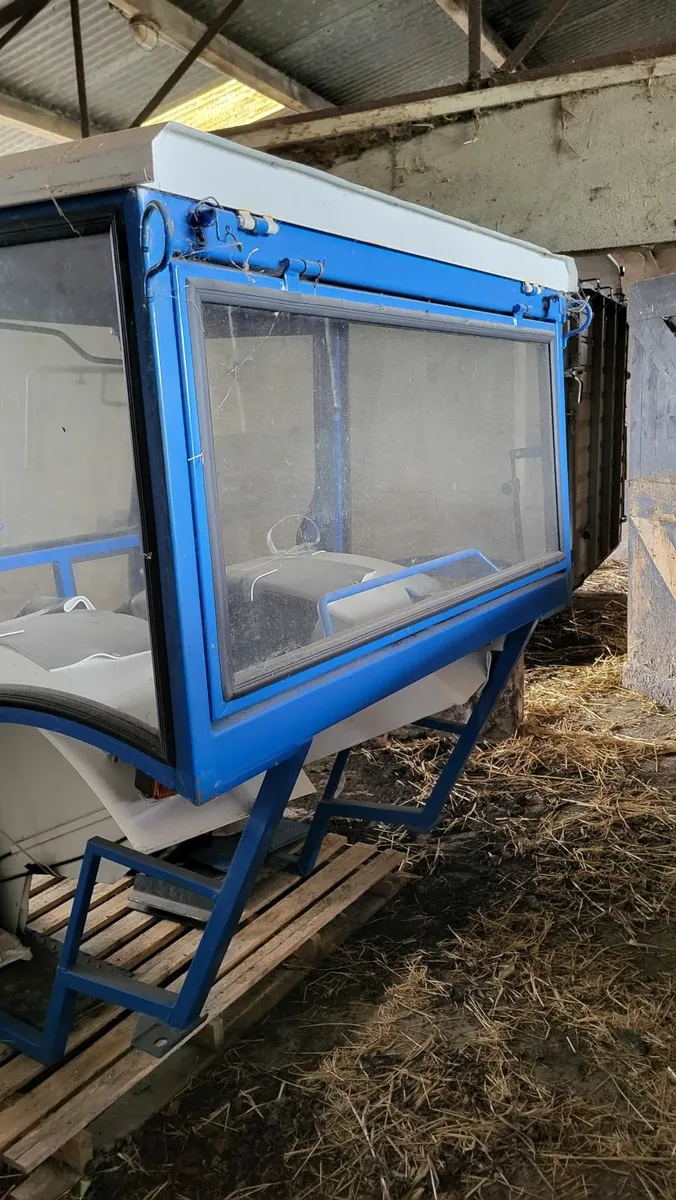Ford Valdi tractor cab - Image 1