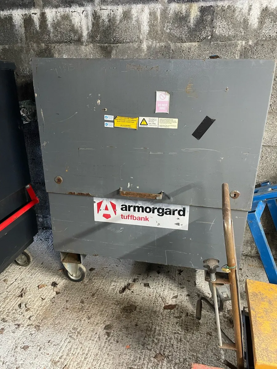 Site box - Image 1