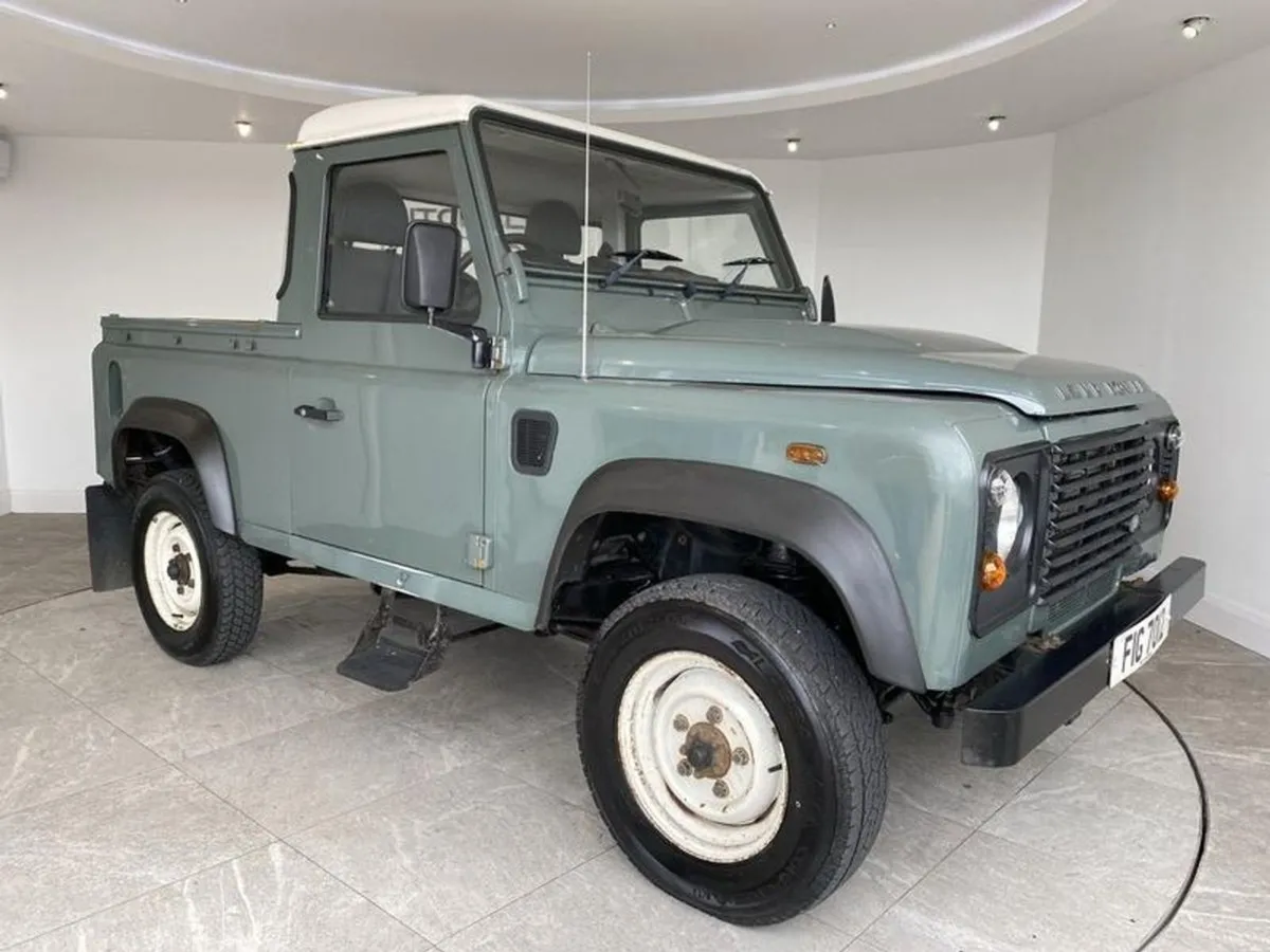 Land Rover Defender 90 SWB Pickup TDCI - Image 1