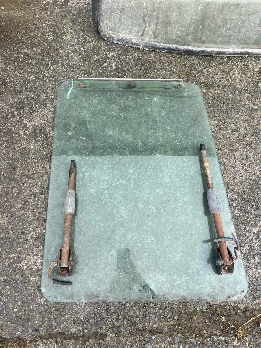 Glass and Plastic Panelling for Q-Cab Ford - Image 2