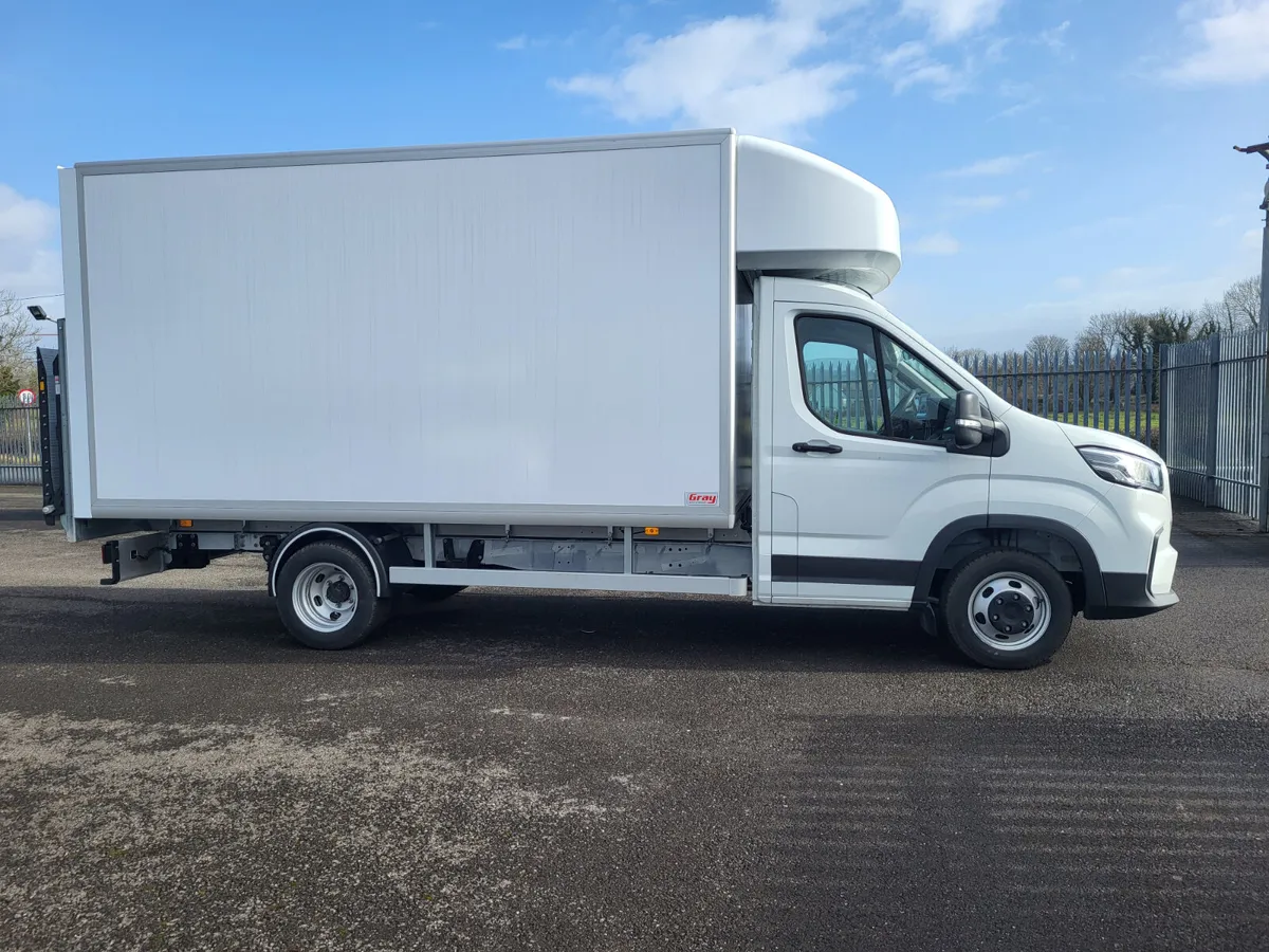 Maxus Deliver 9 Box Body Twin Wheel with Tail Lift - Image 2
