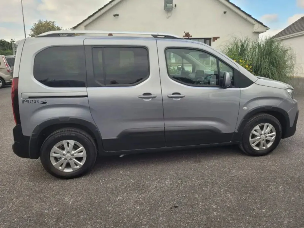 Wheelchair Taxi GREAT VALUE - Image 4