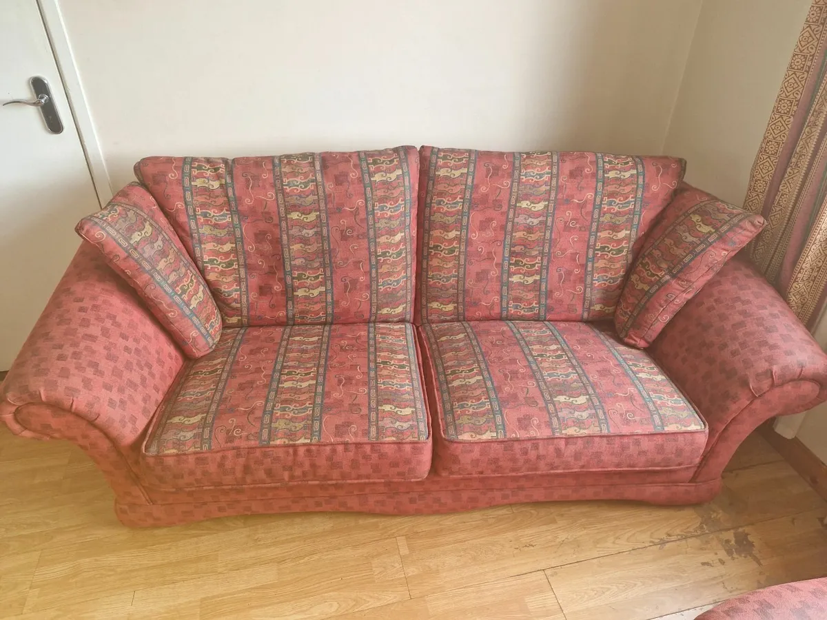 Couch and reclining armchairs - Image 1