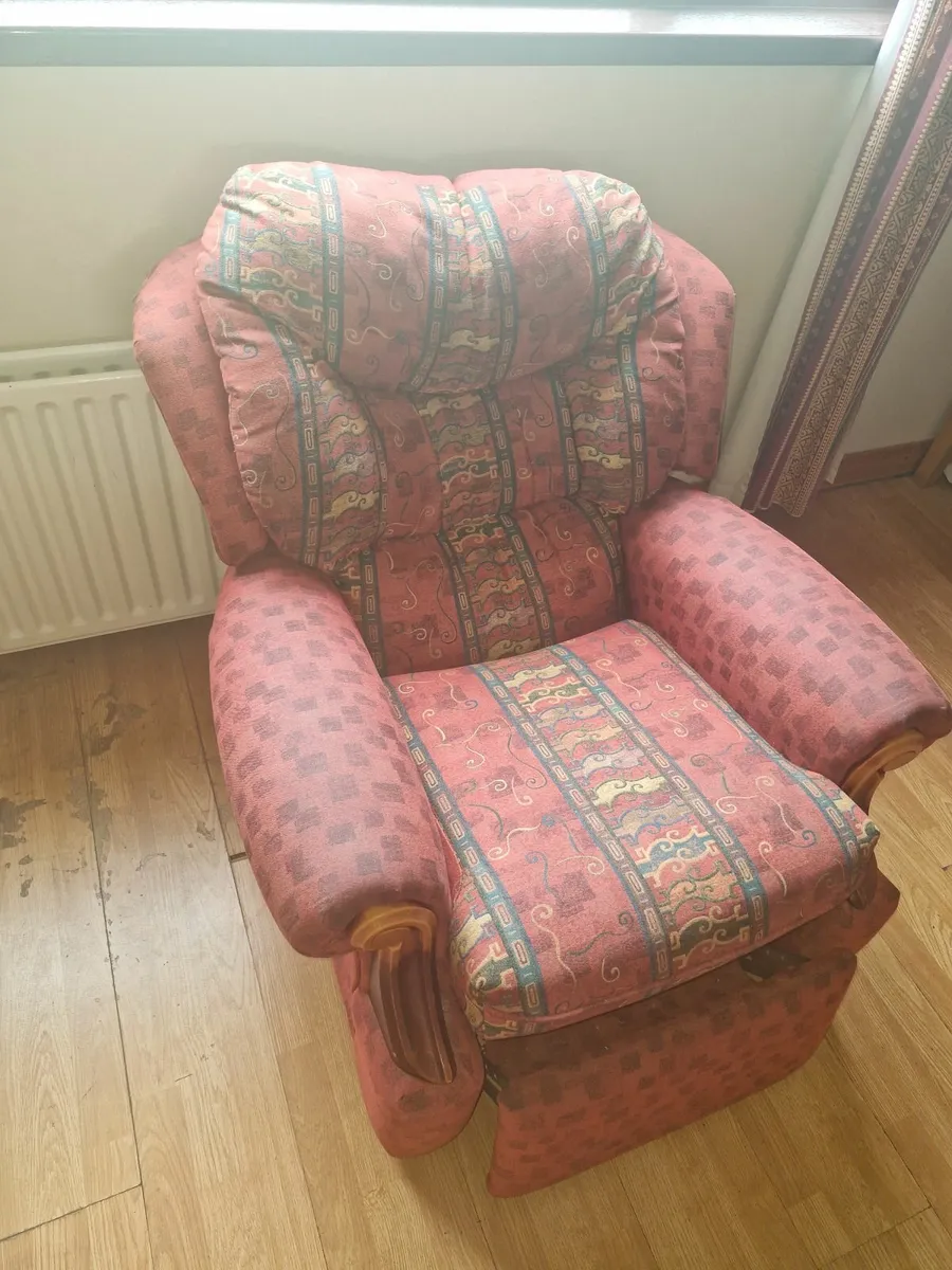 Couch and reclining armchairs - Image 2