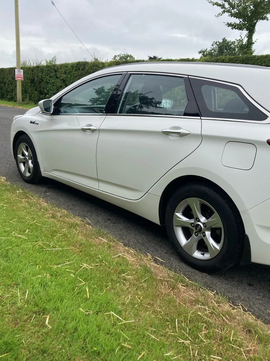 Hyundai i40 2012 - Image 3