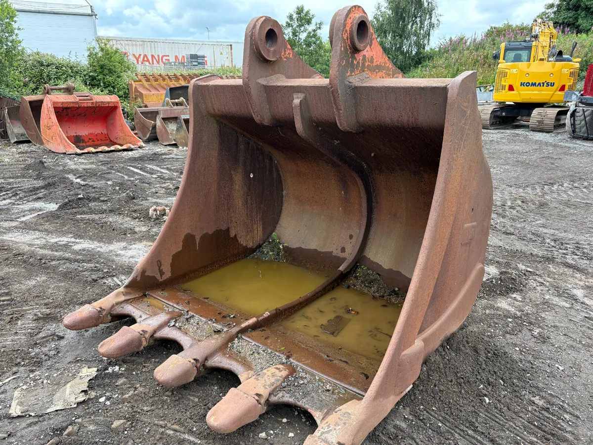 Digging bucket (D6) - Image 1