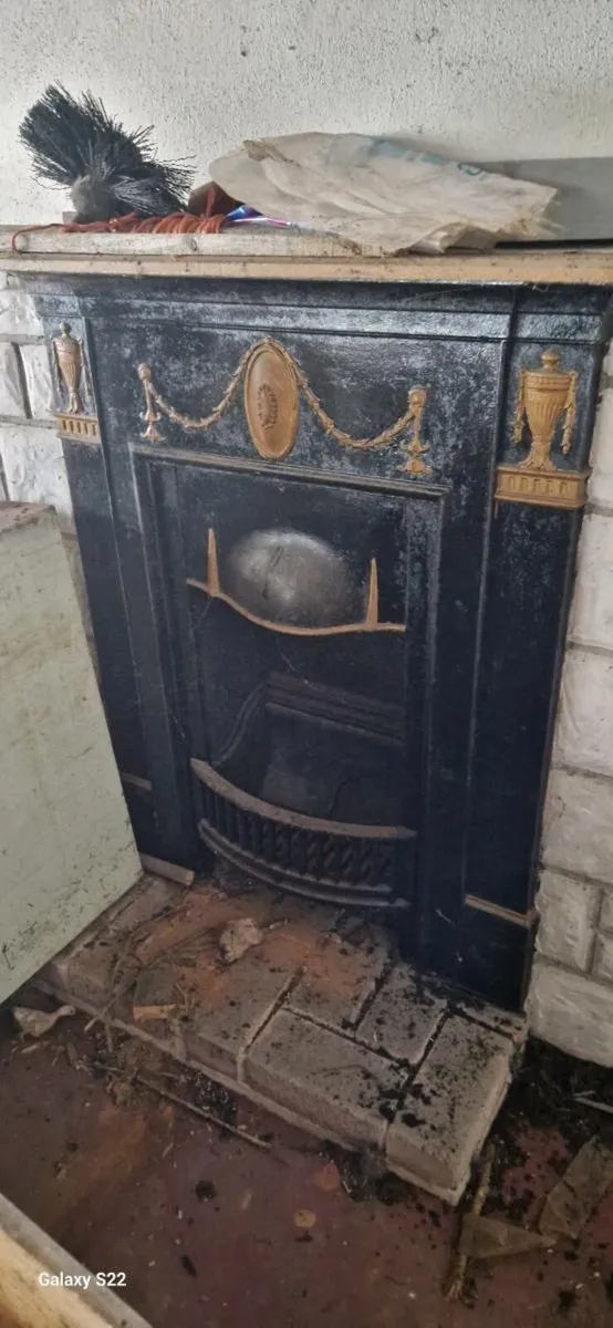 Cast iron fireplace - Image 1