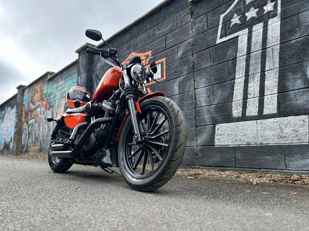 2011 HARLEY-DAVIDSON Iron 883 - Helmet Included! - Image 4