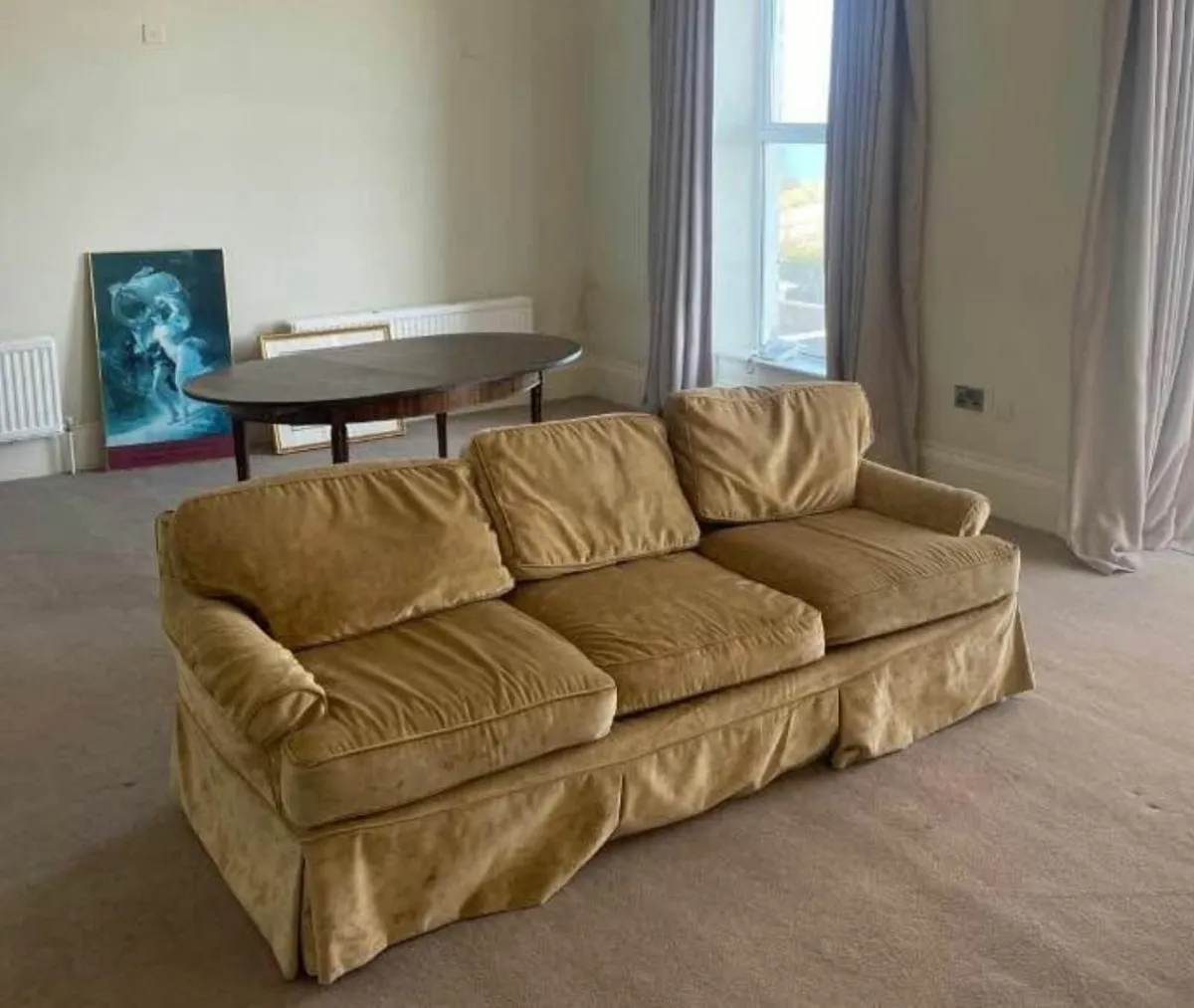 Large Couch - Ready to Go - Image 1