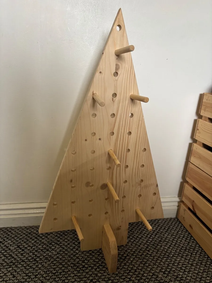 Pine peg board Display boards - Image 2